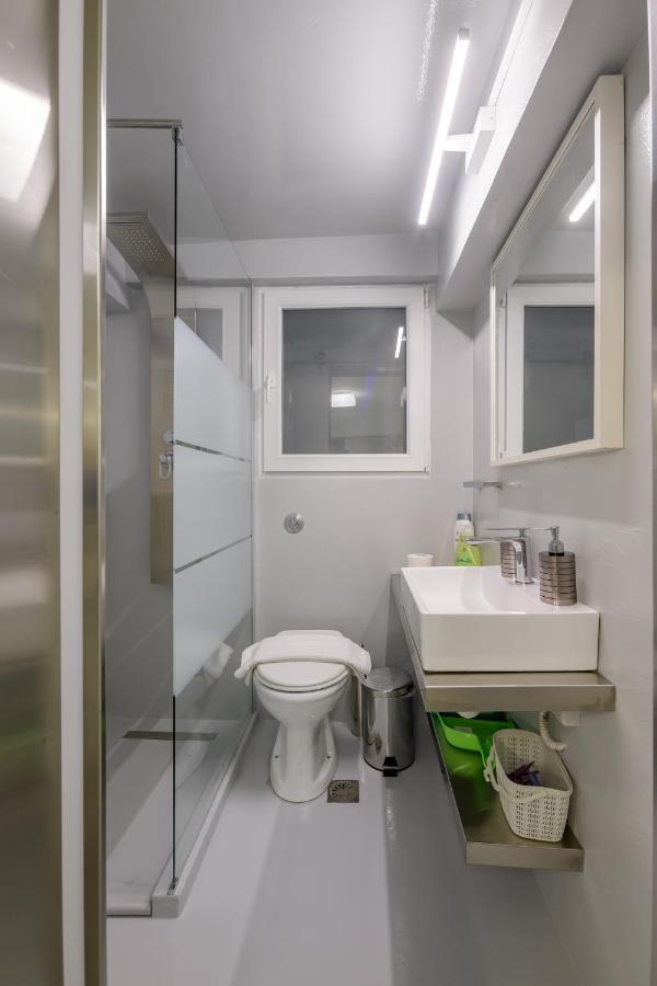 Fully Renovated Underground Flat In Pagrati Apartment Athens Exterior photo